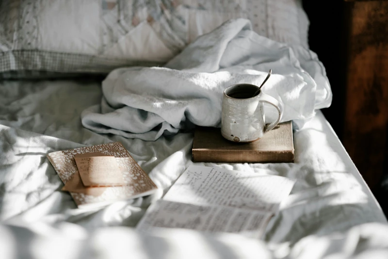 letto libro tè relax